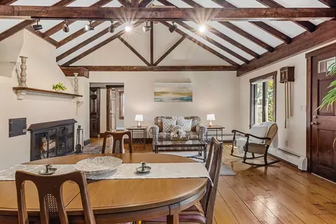 Dining - 6 Redstone Ln, Marblehead, MA 01945 photo 2 of 3