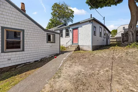 Exterior - 6 Redstone Ln, Marblehead, MA 01945 photo 2 of 3
