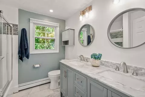 Bath - 5 Hope Ln, Dedham, MA 02026 photo 2 of 3