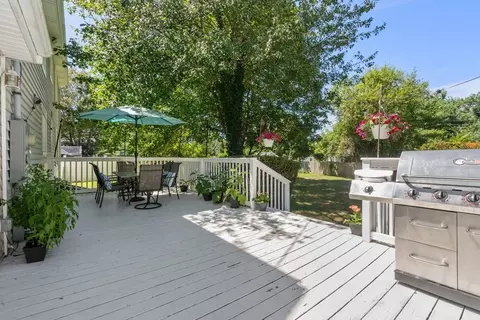 Exterior - 5 Hope Ln, Dedham, MA 02026 photo 2 of 7