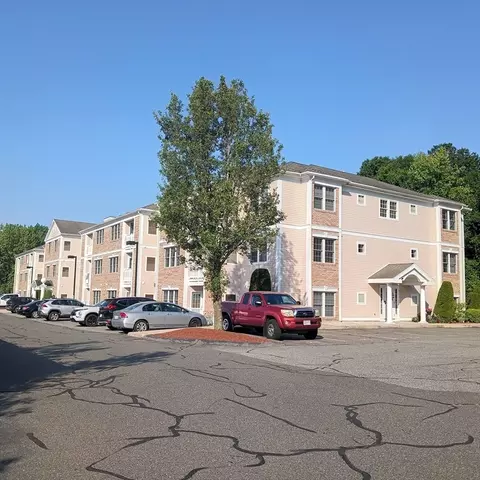 1 Millbrook Ln #111, Wakefield, MA 01880