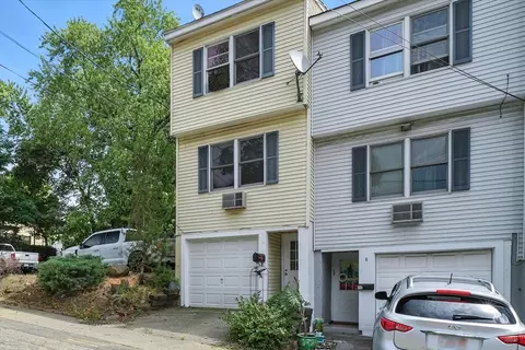 1 Bartlett Ave #F, Haverhill, MA 01830