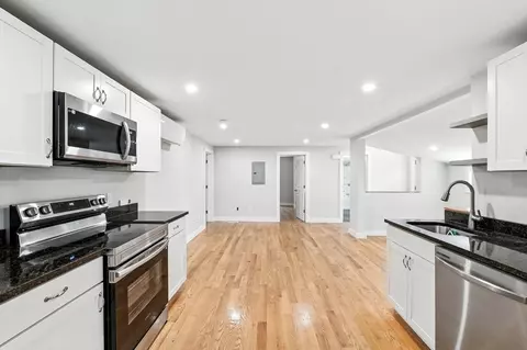 45 Warner St # B, Gloucester, MA 01930 photo 13