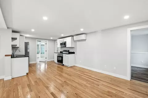 45 Warner St # B, Gloucester, MA 01930 photo 9