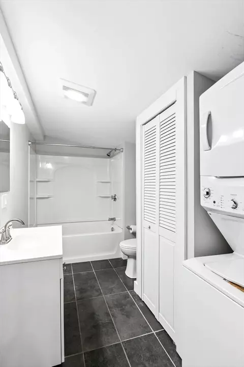 45 Warner St # B, Gloucester, MA 01930 photo 15