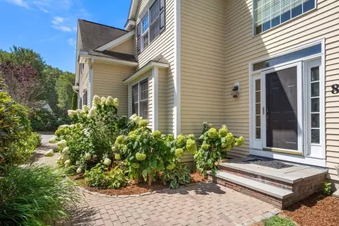 8 Oscars Way, Maynard, MA 01754 photo 2