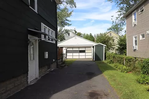 129 Mooreland St, Springfield, MA 01104 photo 2