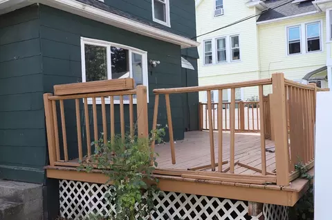 129 Mooreland St, Springfield, MA 01104 photo 3