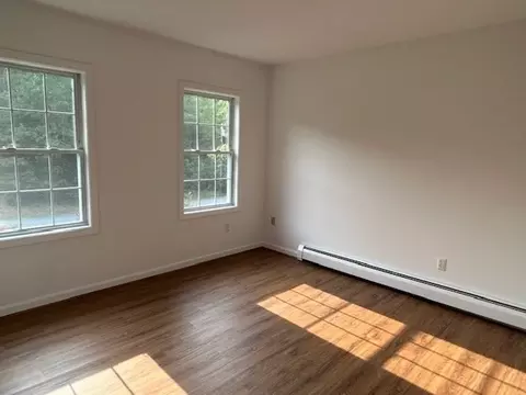 Living - 40 Hunter Ave, Ashburnham, MA 01430 photo 2 of 8