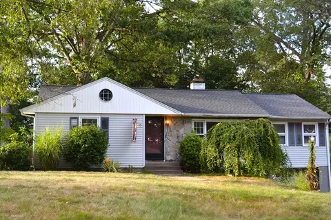 Exterior - 52 Exeter St, West Springfield, MA 01089 photo 4 of 11