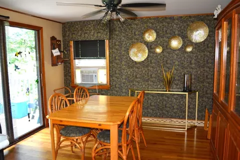 Dining - 52 Exeter St, West Springfield, MA 01089 photo 1 of 2