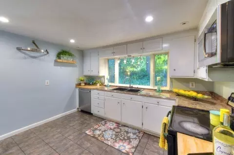 Kitchen - 22 Nottingham Rd, Worcester, MA 01609 photo 2 of 4
