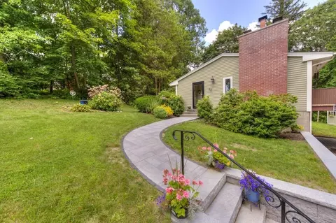 22 Nottingham Rd, Worcester, MA 01609