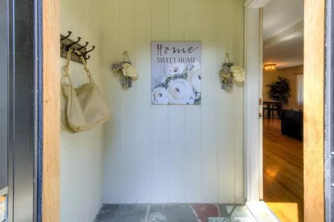 Entry Way - 22 Nottingham Rd, Worcester, MA 01609 photo 1 of 4