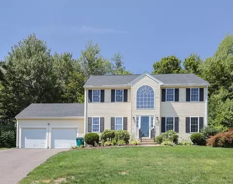 72 Castle Rd, Fitchburg, MA 01420