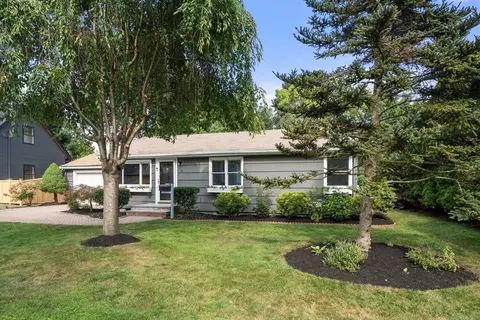 Exterior - 19 Wellesley Rd, Natick, MA 01760 photo 2 of 6