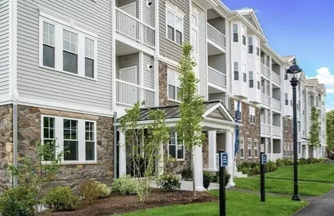 300 Martins Lndg #107, North Reading, MA 01864