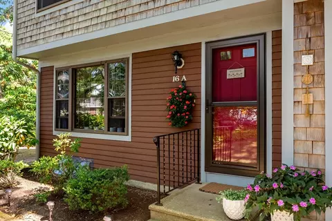 195 Falmouth Rd #16A, Mashpee, MA 02649