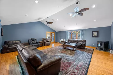 19 King Philip Path, Mendon, MA 01756 photo 14