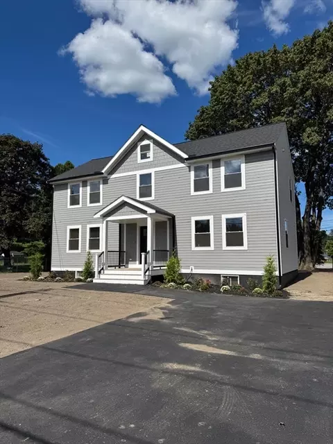 194 Central St, Foxboro, MA 02035
