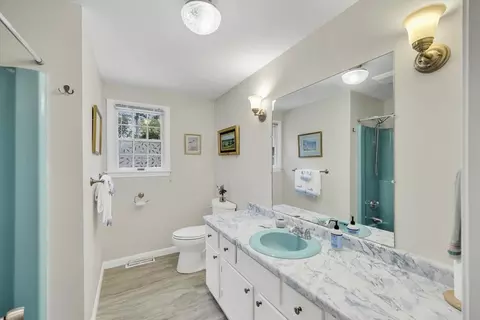 Bath - 40 Beldan Ln, Centerville, MA 02632 photo 1 of 2