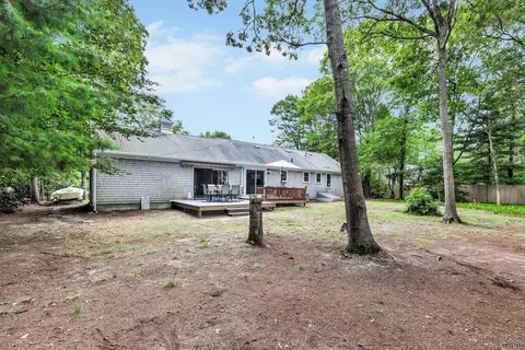 Exterior - 40 Beldan Ln, Centerville, MA 02632 photo 9 of 14