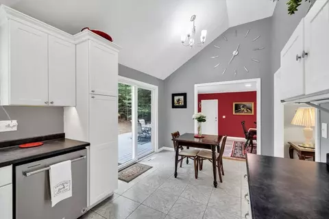 Kitchen - 40 Beldan Ln, Centerville, MA 02632 photo 3 of 4