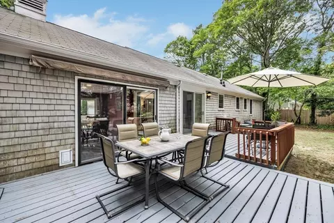 Exterior - 40 Beldan Ln, Centerville, MA 02632 photo 4 of 14