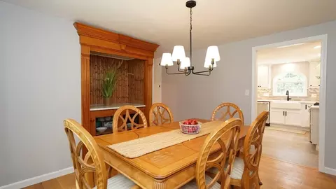 Dining - 488 Maple St, Franklin, MA 02038 photo 2 of 3