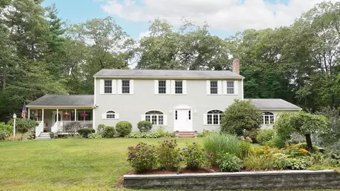 488 Maple St, Franklin, MA 02038