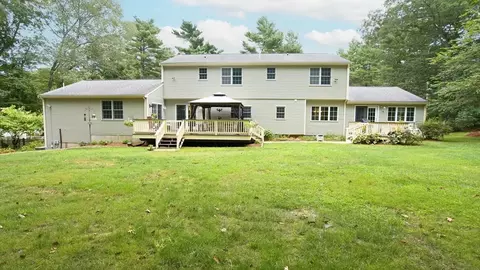 Exterior - 488 Maple St, Franklin, MA 02038 photo 2 of 11
