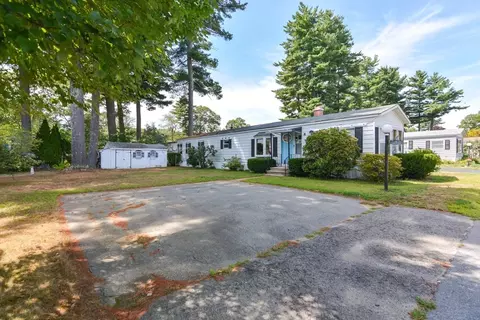 10 Sharon Cir, Merrimac, MA 01860