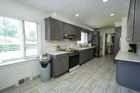 15 Pine Acre Rd, Springfield, MA 01129 photo 3