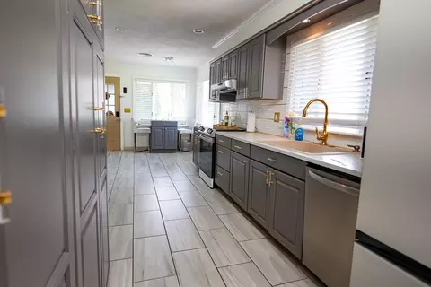 15 Pine Acre Rd, Springfield, MA 01129 photo 4
