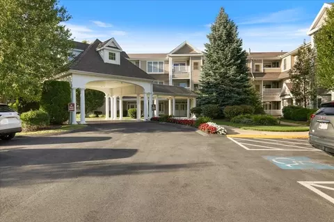 1212 Emerald Ct #1212, Tewksbury, MA 01876