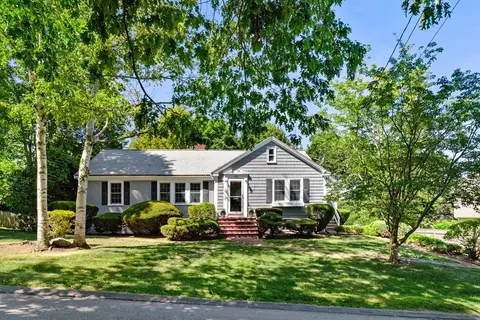 112 Bertwell Rd, Lexington, MA 02420