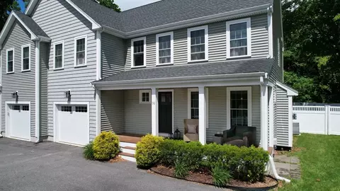 36 Elm St #36, Easton, MA 02356