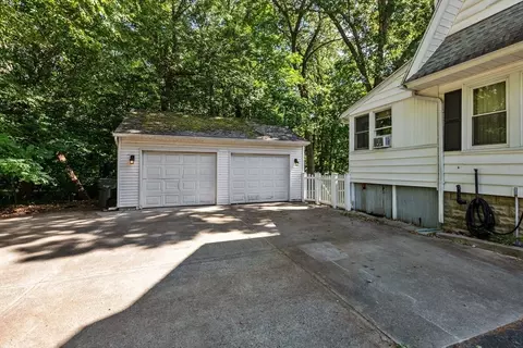 41 Nevada St, Springfield, MA 01107 photo 4