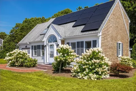 86 Bonito Ave, Falmouth, MA 02536