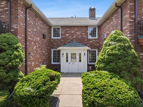 65 Fountain Ln #4, Weymouth, MA 02190