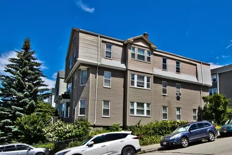 51 Sterling St #3, Worcester, MA 01610
