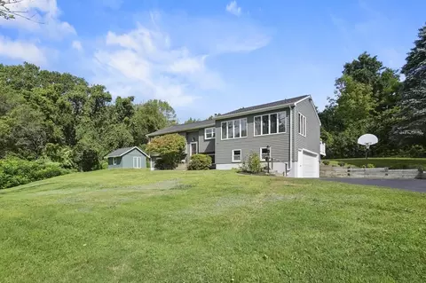 534 Pleasant St, Leicester, MA 01524