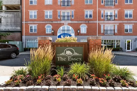 11 Church St #109, Salem, MA 01970