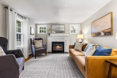 Living - 49 Springvale Rd, Reading, MA 01867 photo 6 of 11