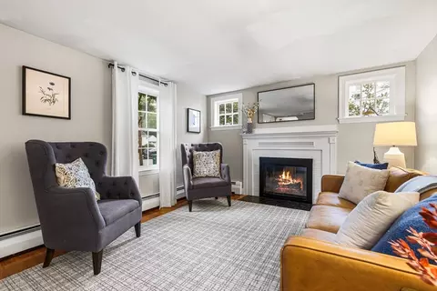 Living - 49 Springvale Rd, Reading, MA 01867 photo 2 of 11