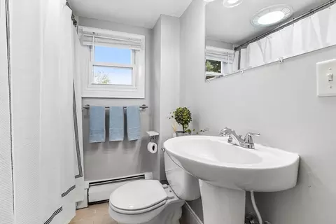 Bath - 49 Springvale Rd, Reading, MA 01867 photo 1 of 2