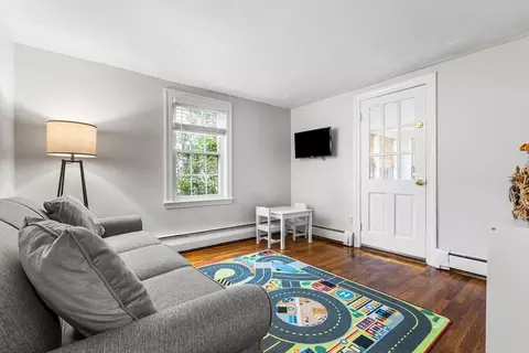 Living - 49 Springvale Rd, Reading, MA 01867 photo 8 of 11