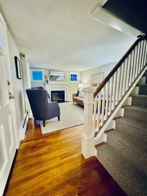 Entry Way - 49 Springvale Rd, Reading, MA 01867 photo 2 of 3