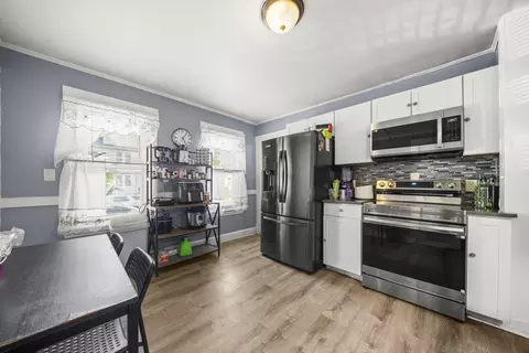 708-710 Carew St, Springfield, MA 01104 photo 4