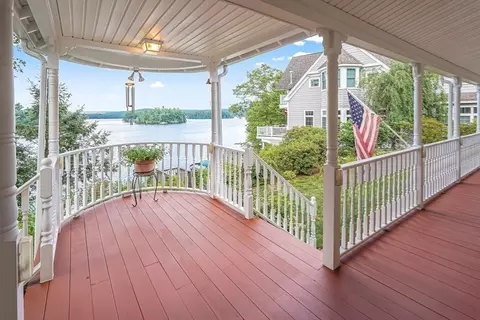 31 Bay View Rd, Webster, MA 01570